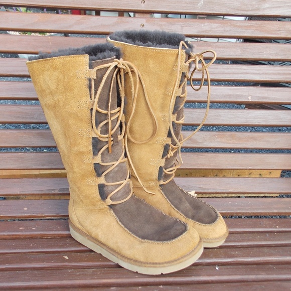 UGG Shoes - UGG Australia "Whitley" 5230 Lace-up Boot Size 9